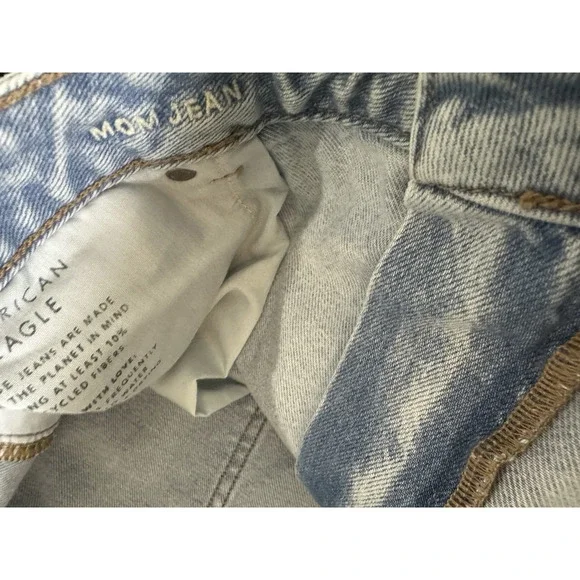 American Eagle AE Strigid Mom Jean Light Wash Blue Denim Women's Plus Size 18 - Picture 7 of 11